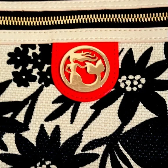 Spartina Gorgeous Wristlet - Picture 2 of 5